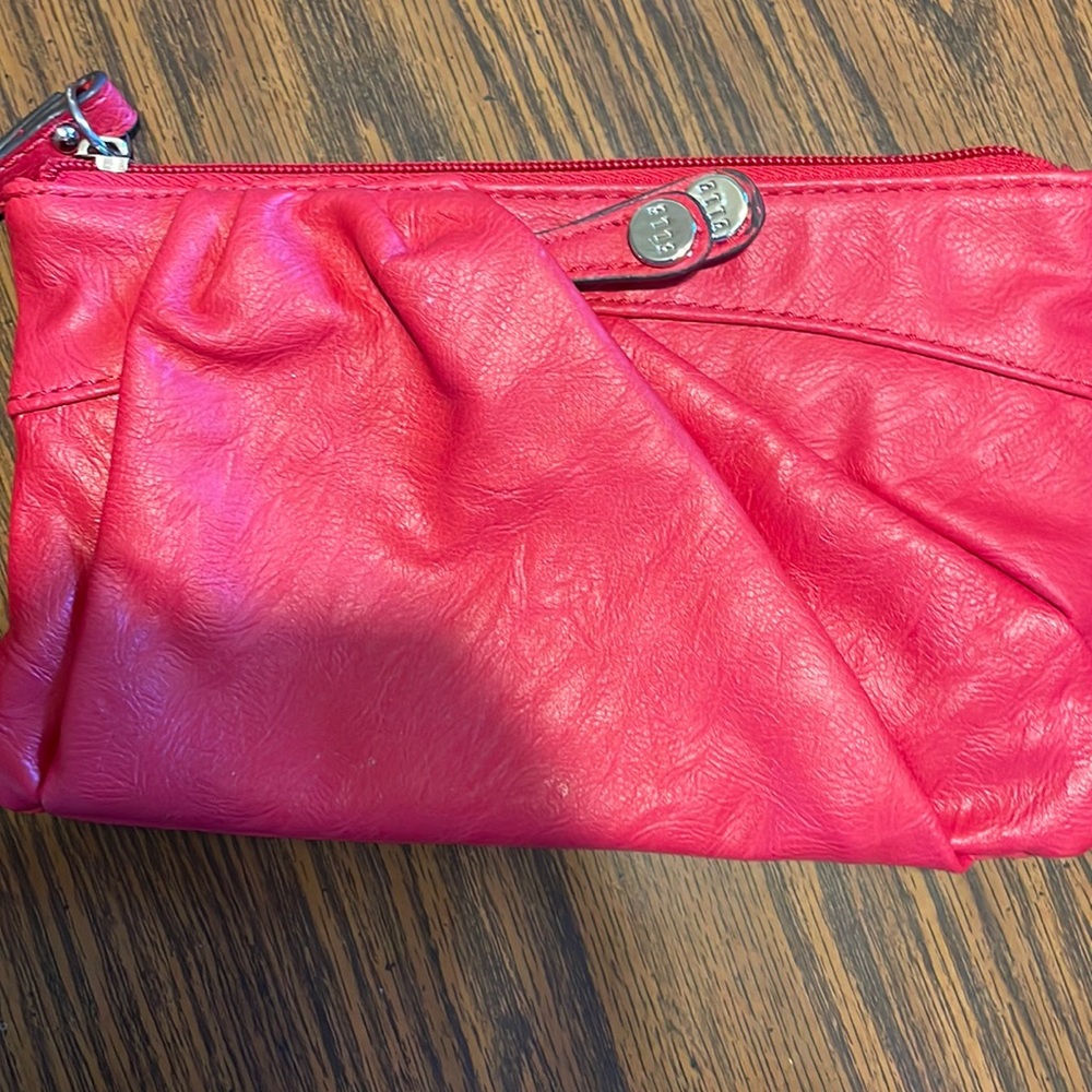 Woman’s Red leather elle clutch brand new in excellent condition